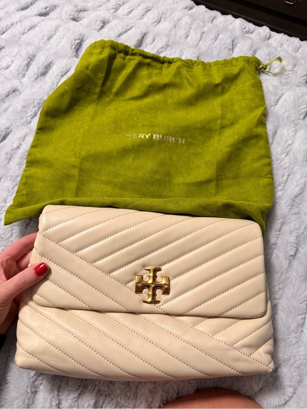 Tory Burch Cream Quilted Leather Shoulder Bag with Gold Logo